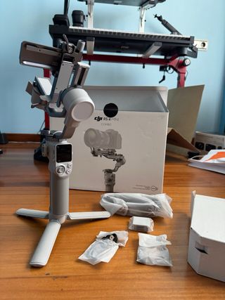 DJI RS 4 Mini Combo Gimbal
