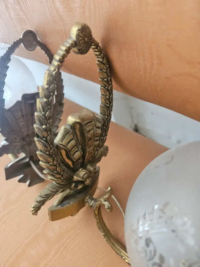 Apliques de pared dorados con cristal