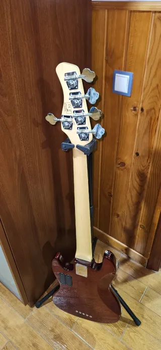Bajo Marcus Miller Sire V3 5 cuerdas