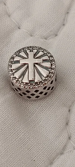 Charm Plata Ley Cruz Religiosa