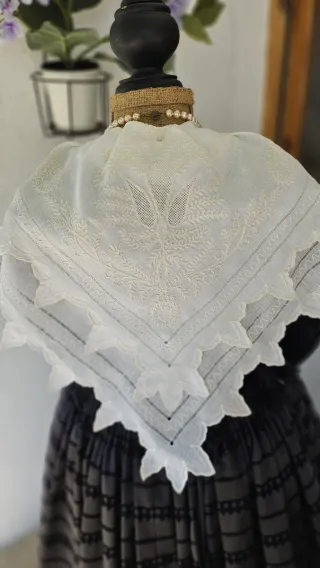 Bobine de hilo bordado a mano