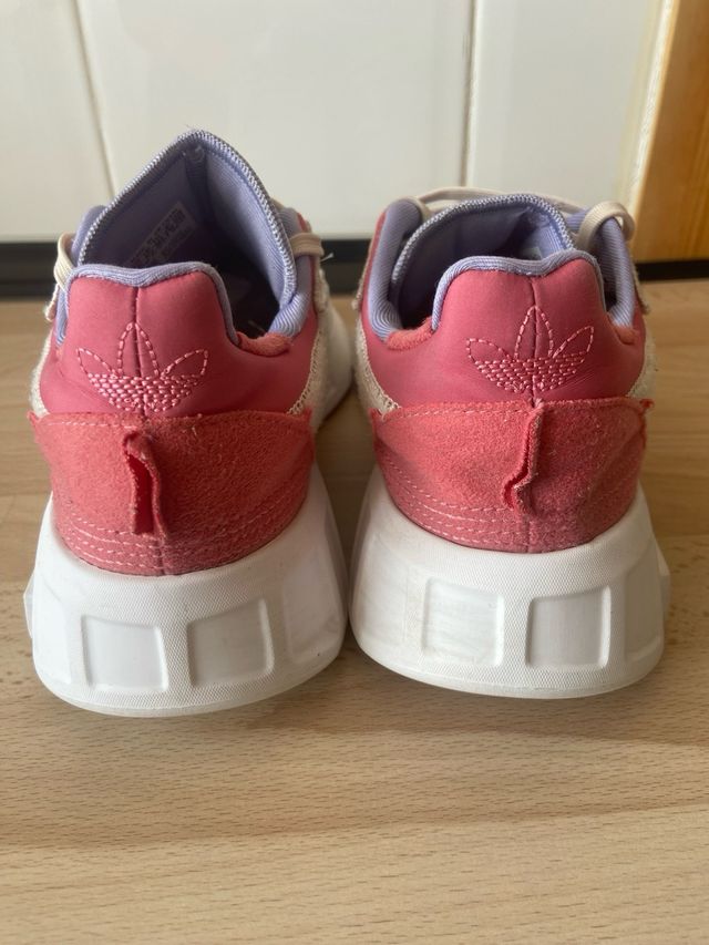 Zapatillas Adidas Beige y Rosa Talla 38