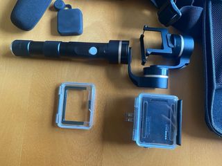 GoPro Hero 4 Black, Estabilizador, SD y Accesorios