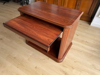 Escritorio madera con bandeja