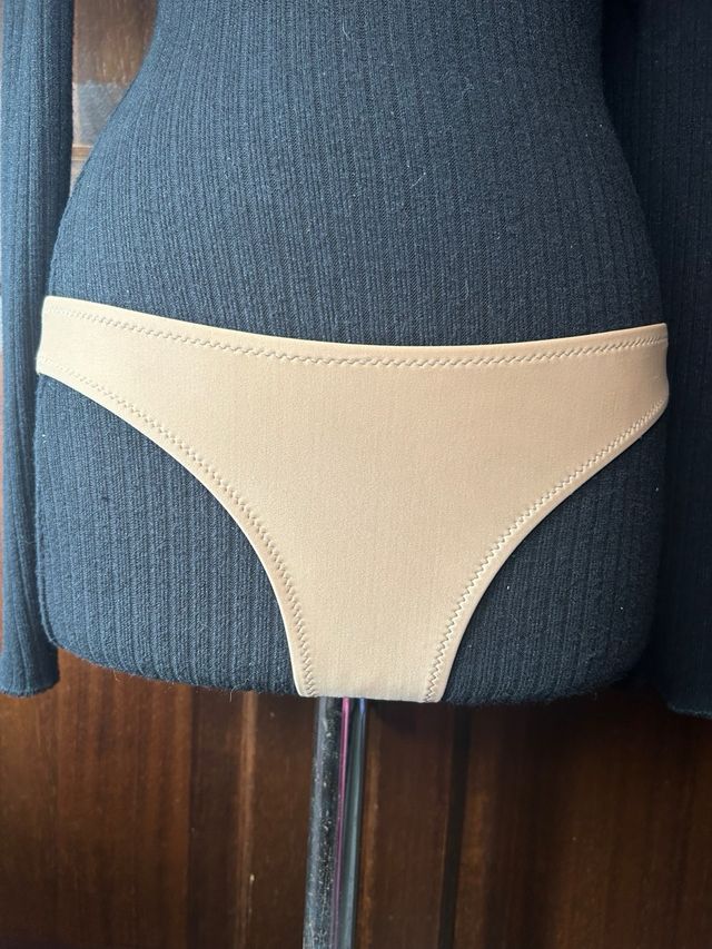 Bikini marrone chiaro con pajete