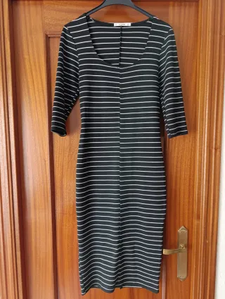 Vestido largo de punto a rayas