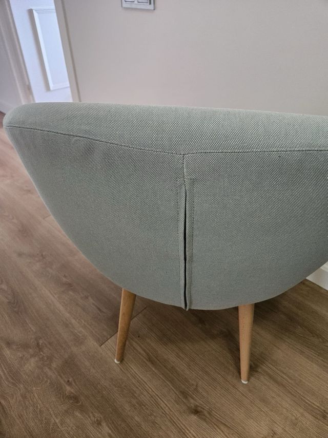 Butaca de tela color verde azulado