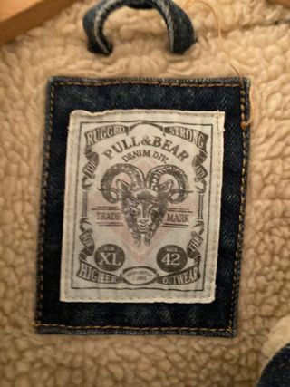 Cazadora vaquera Pull&Bear con borrego