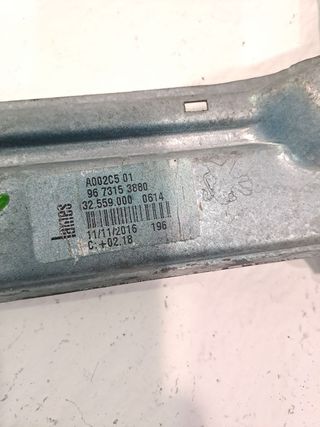 ELEVALUNAS TRASERO DERECHO PEUGEOT 208 (2)