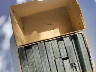 Caja de grapas industriales