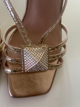 Sandalias DF Collection doradas con pedrería