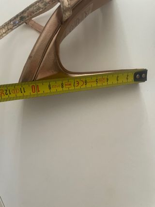 Sandalias DF Collection doradas con pedrería