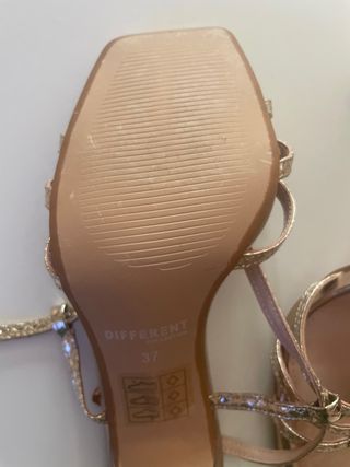 Sandalias DF Collection doradas con pedrería