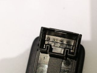 MANDO ELEVALUNAS DELANTERO DERECHO VOLKSWAGEN TOUAREG (7L6)
