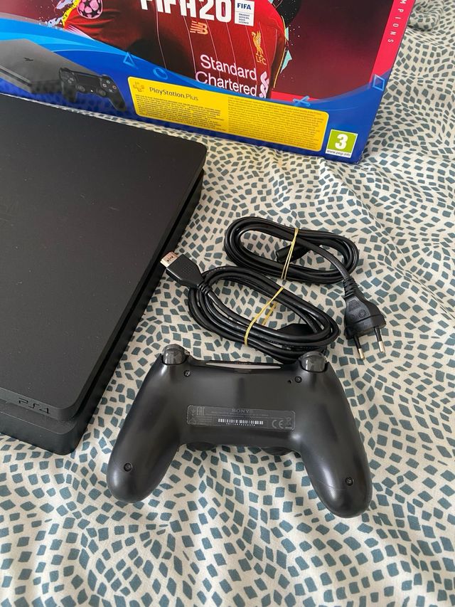 PS4 FIFA 20 Champions Edition 1TB Negra