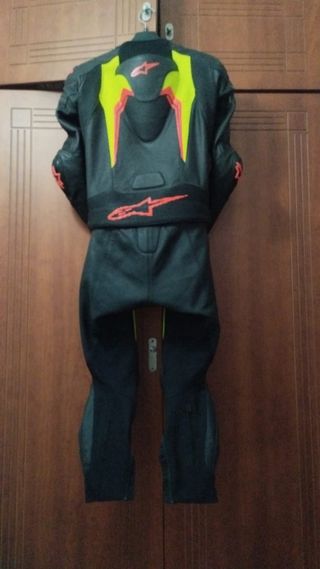Mono Alpinestars Talla 50 EUR / 40 USA