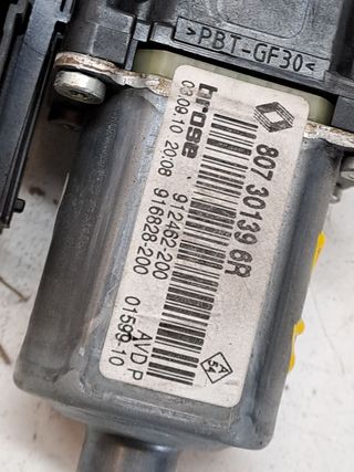 MOTOR ELEVALUNAS DELANTERO DERECHO RENAULT MEGANE III SPORT