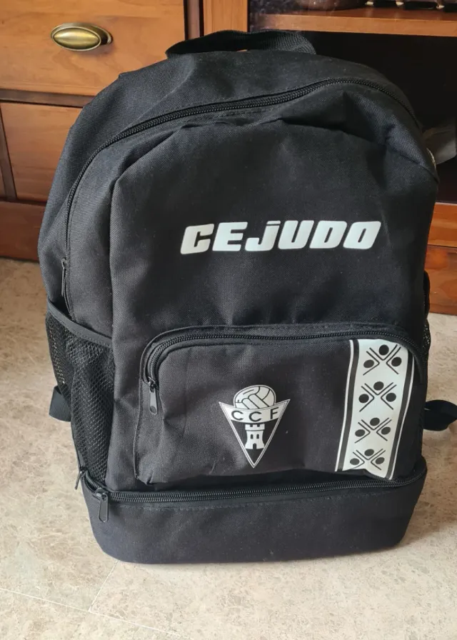 Conjunto Mochila y Bolsa Deporte Cejudo Negra