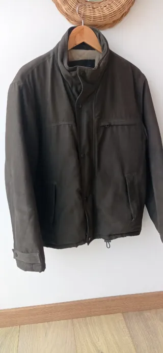 Cazadora acolchada caballero verde oliva. Talla 48