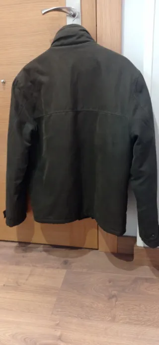 Cazadora acolchada caballero verde oliva. Talla 48