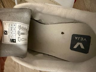 Zapatillas Veja blancas y azules
