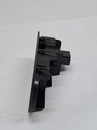 MANDO ELEVALUNAS DELANTERO DERECHO VOLKSWAGEN UP! (122)