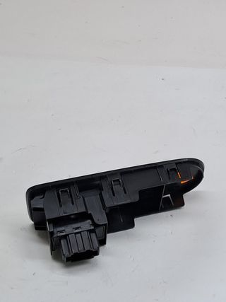 MANDO ELEVALUNAS DELANTERO DERECHO VOLKSWAGEN UP! (122)