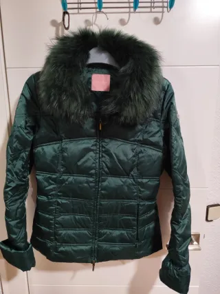 Chaqueta verde invierno con cuello