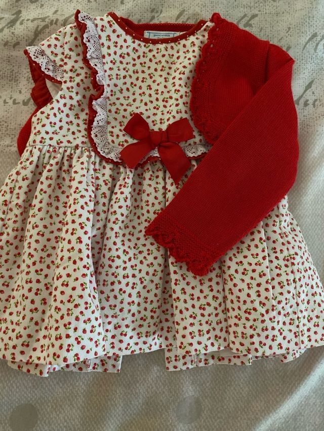Vestido bebé con rebeca roja