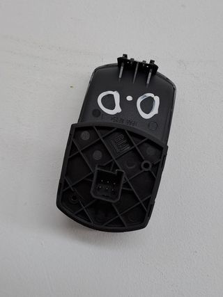 MANDO ELEVALUNAS DELANTERO DERECHO OPEL CORSA D