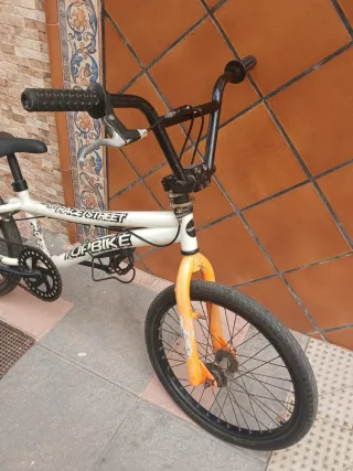 Bicicleta BMX Race & Street