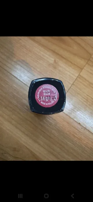 Avon Ultra Matte Rossetto Rich Red