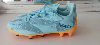 Botas de fútbol para niños/as talla 34