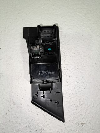 MANDO ELEVALUNAS DELANTERO DERECHO OPEL ASTRA J GTC (2)