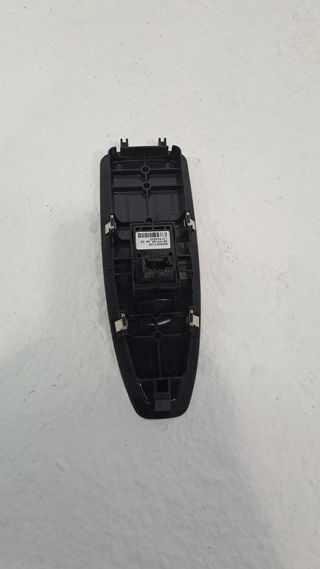 MANDO ELEVALUNAS DELANTERO DERECHO BMW 1 (F20) (3)