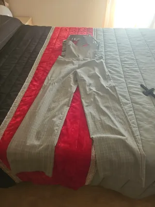 Pantalón de vestir gris a cuadros