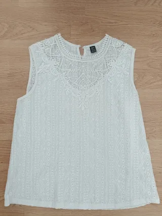 Camiseta sin mangas con encaje 