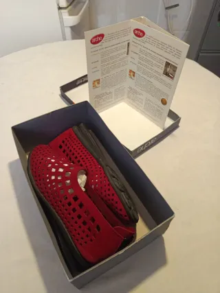 Zapatos Arche rojos mujer