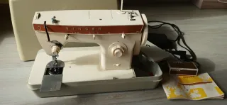 Máquina de coser Singer modelo 368
