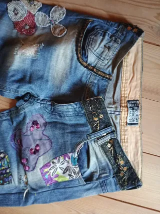 Pantalones vaqueros tipo Desigual patchwork