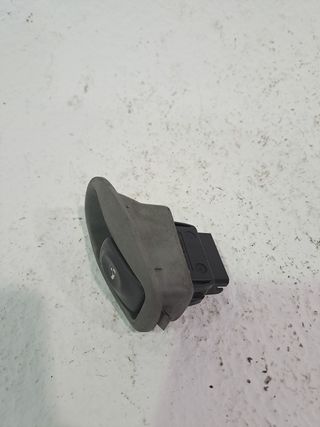 MANDO ELEVALUNAS DELANTERO DERECHO RENAULT SCENIC (JA..)