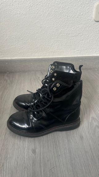 Botas tipo Dr. Martens Talla 37. Bershka 