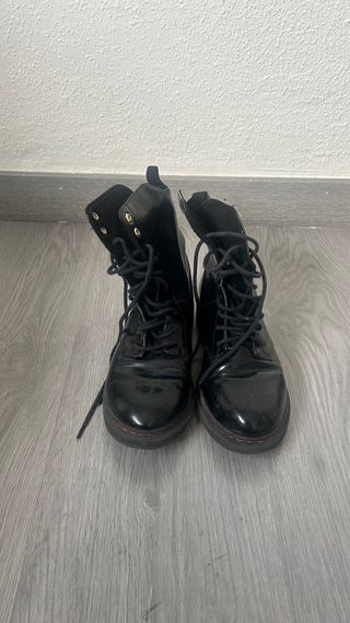 Botas tipo Dr. Martens Talla 37. Bershka 