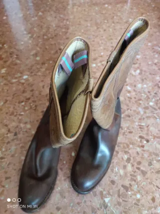 Botas camperas cuero beige y marrón talla 42