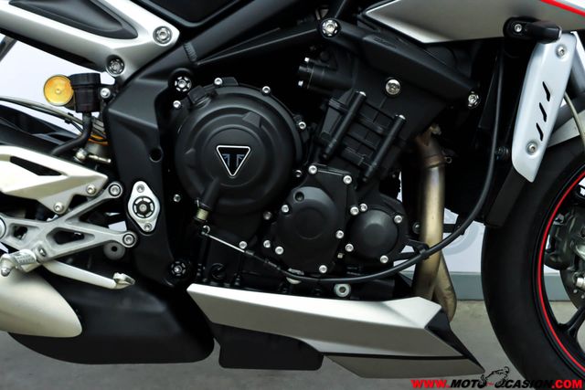 TRIUMPH STREET TRIPLE 765 RS