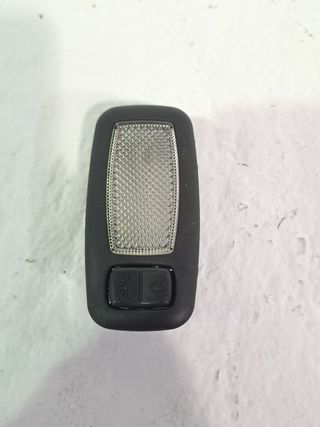 LUZ INTERIOR KIA CEED (21)