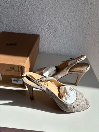 Tacones Gloria Ortiz Piel Serpiente Beige