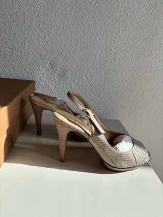 Tacones Gloria Ortiz Piel Serpiente Beige
