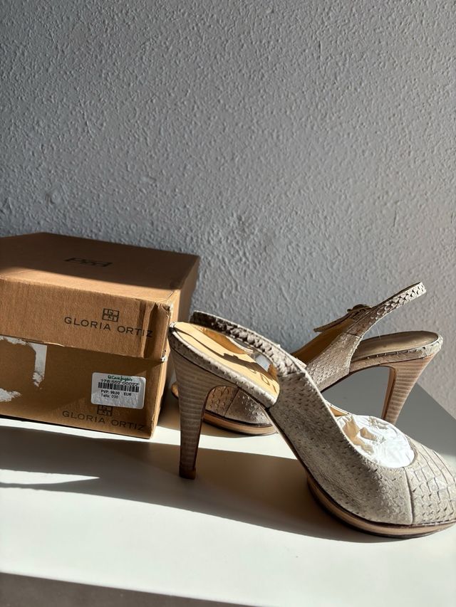 Tacones Gloria Ortiz Piel Serpiente Beige