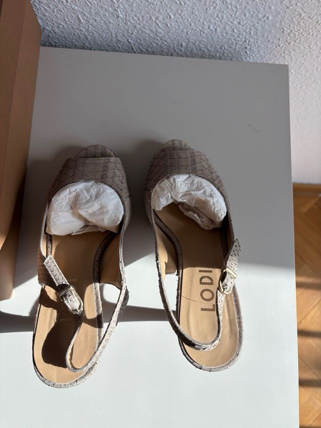 Tacones Gloria Ortiz Piel Serpiente Beige